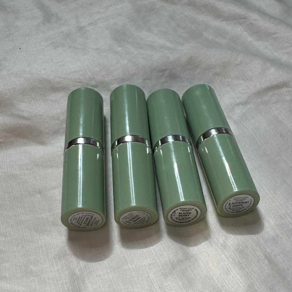 New Clinique Lipsticks - Picture 2 of 4
